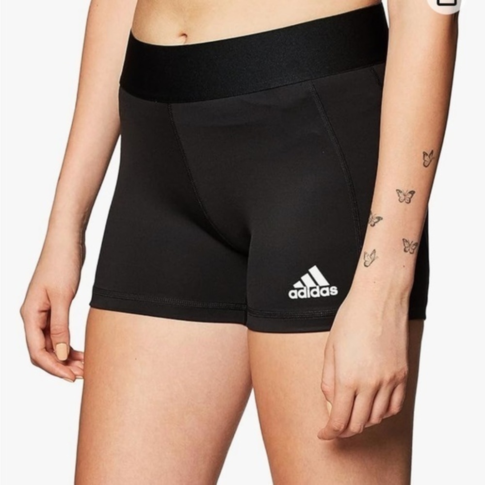 *adidas NWT Women's Techfit Volleyball Shorts Size Small Black